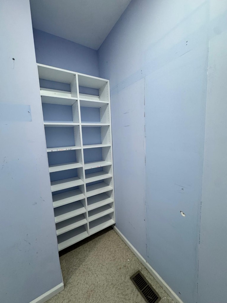 Closet White Sesame refresh — photo 4